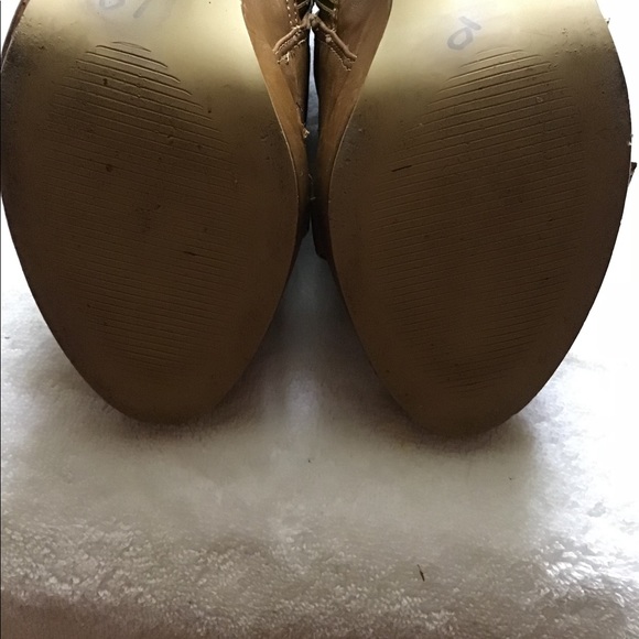 Yoke Heeled Ankle Boots - Picture 5 of 8